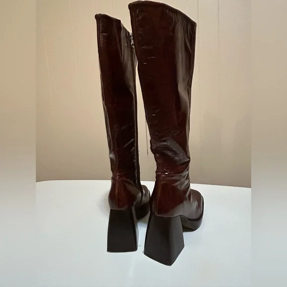 L’intervalle tall patent leather block heel boots - Picture 3 of 5